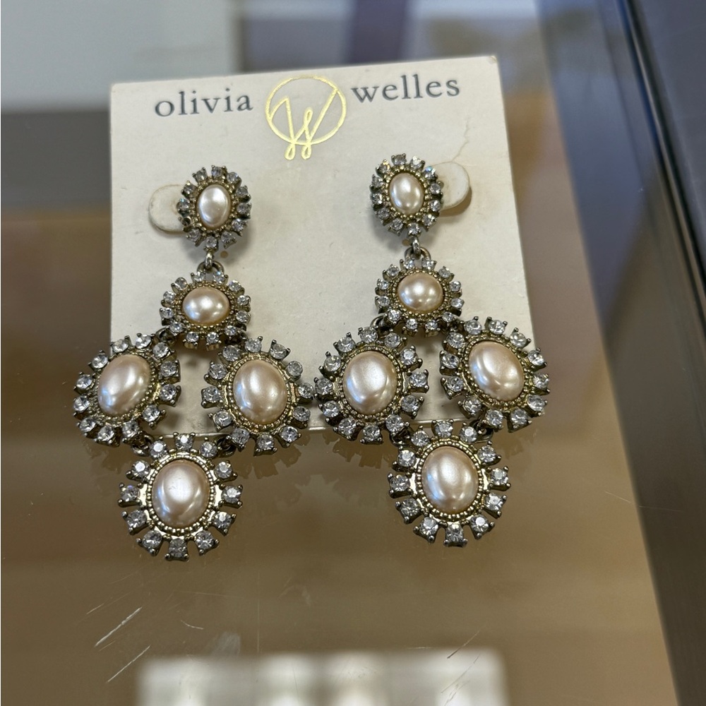 Olivia Welles earrings
